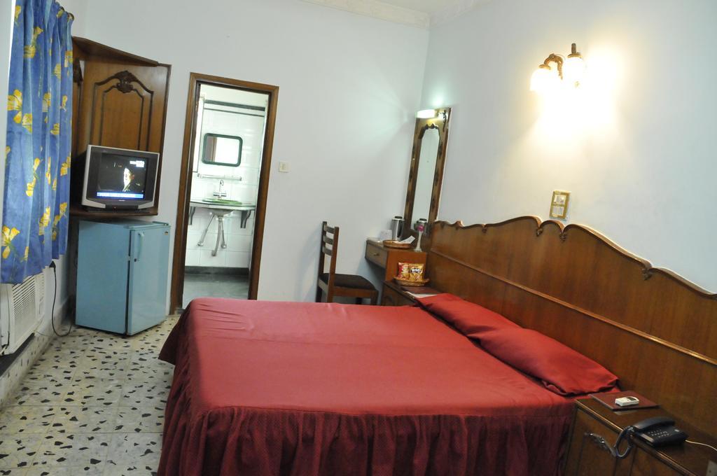 Heera Hotel 2*