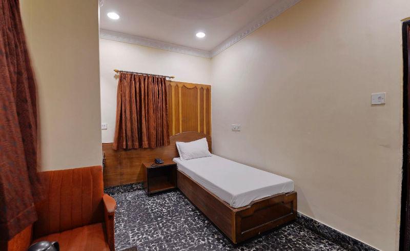 Heera 2* Kolkata