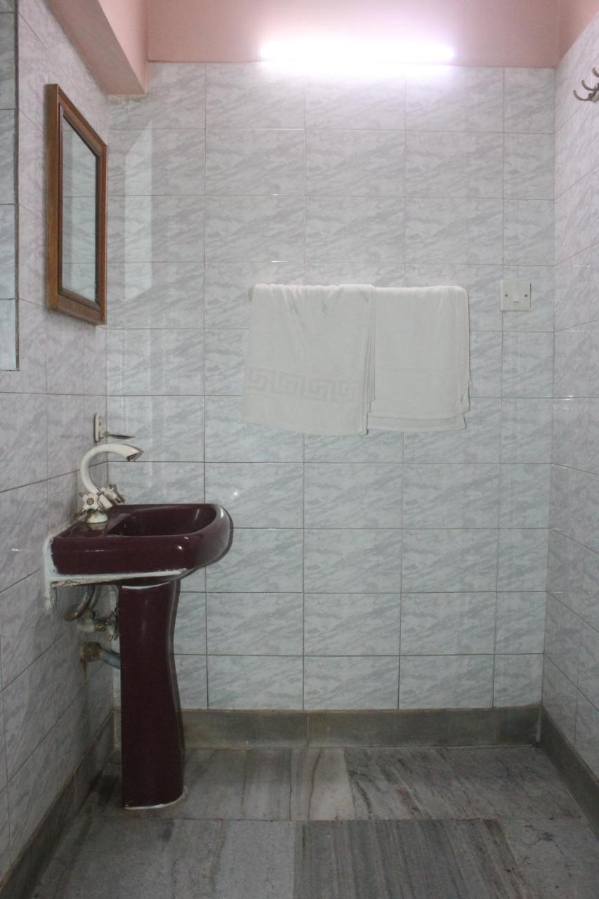 Heera Hotel 2*