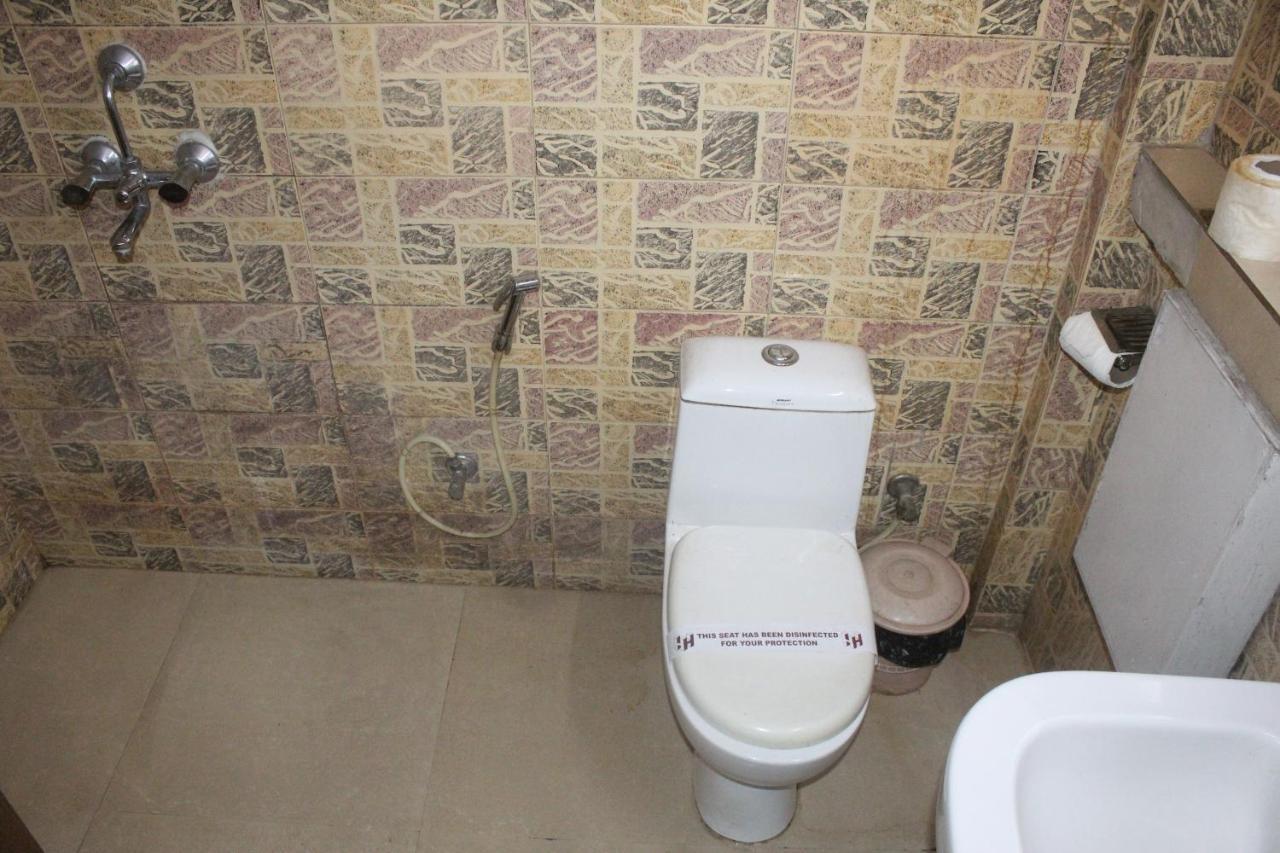 Hotel Heera 2*