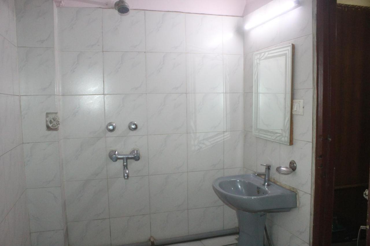 Hotel Heera Kolkata